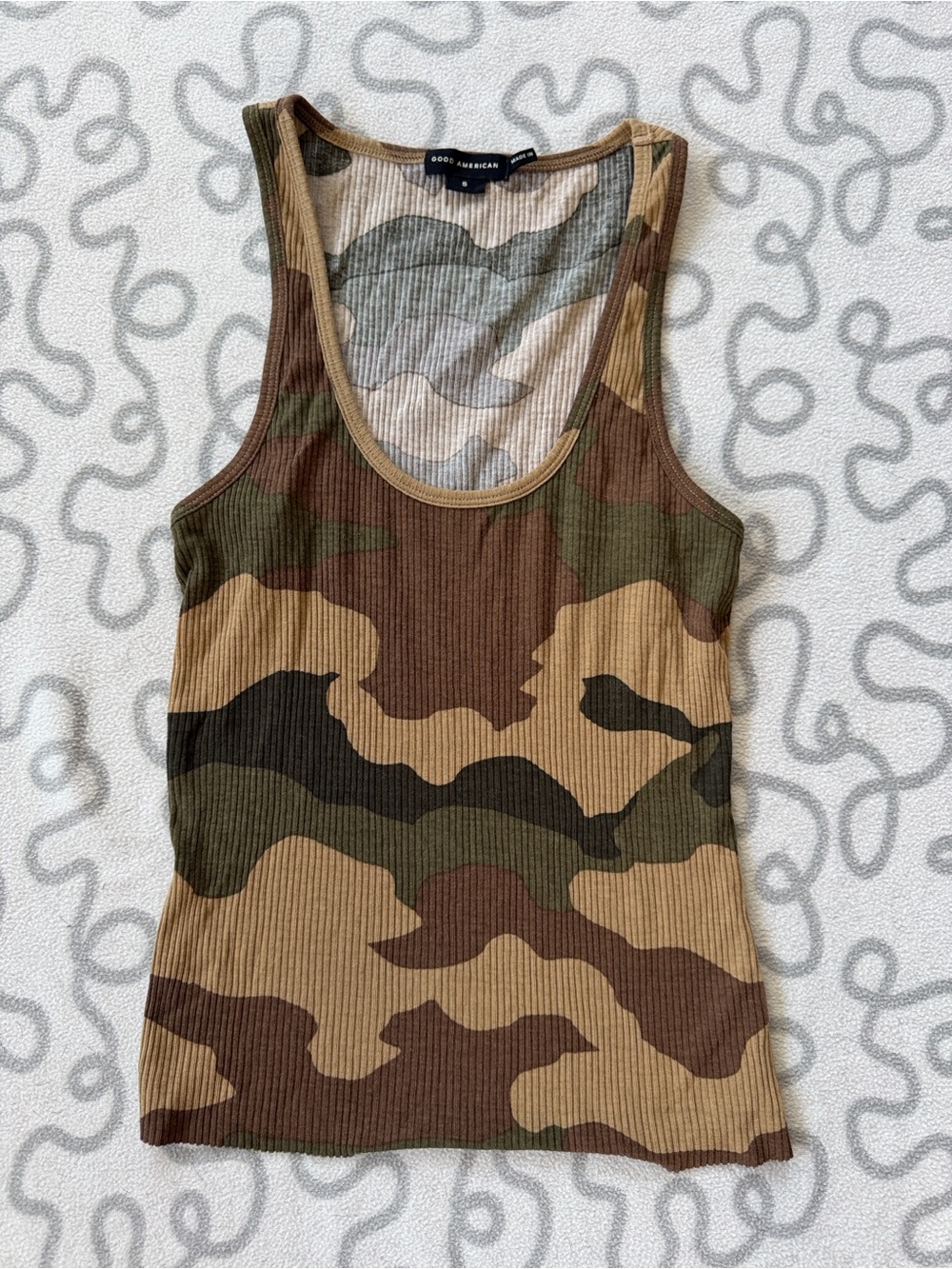 Good American Light Rib Tank in Camo